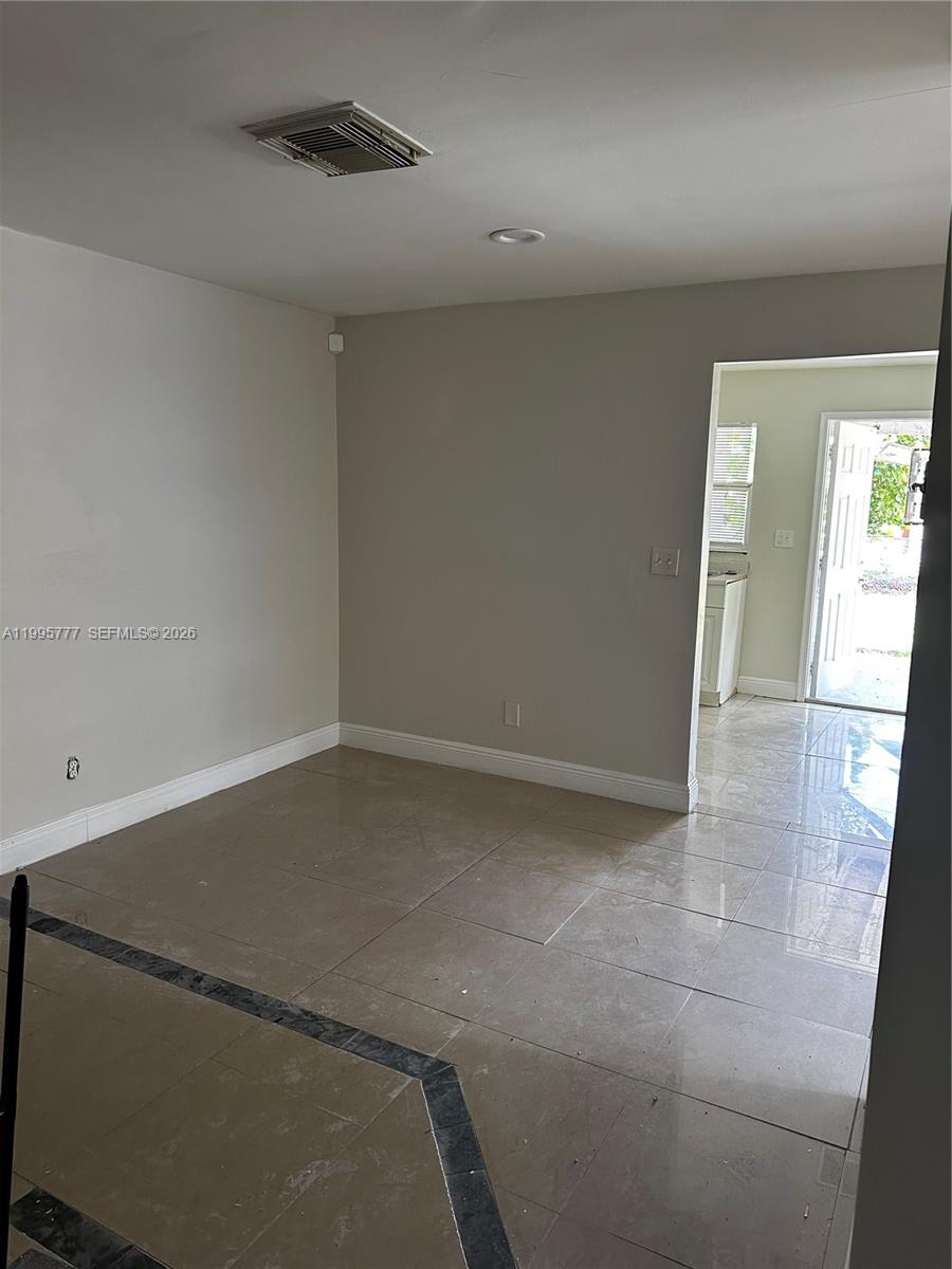 SUNSHINE VILLAS - Residential Lease