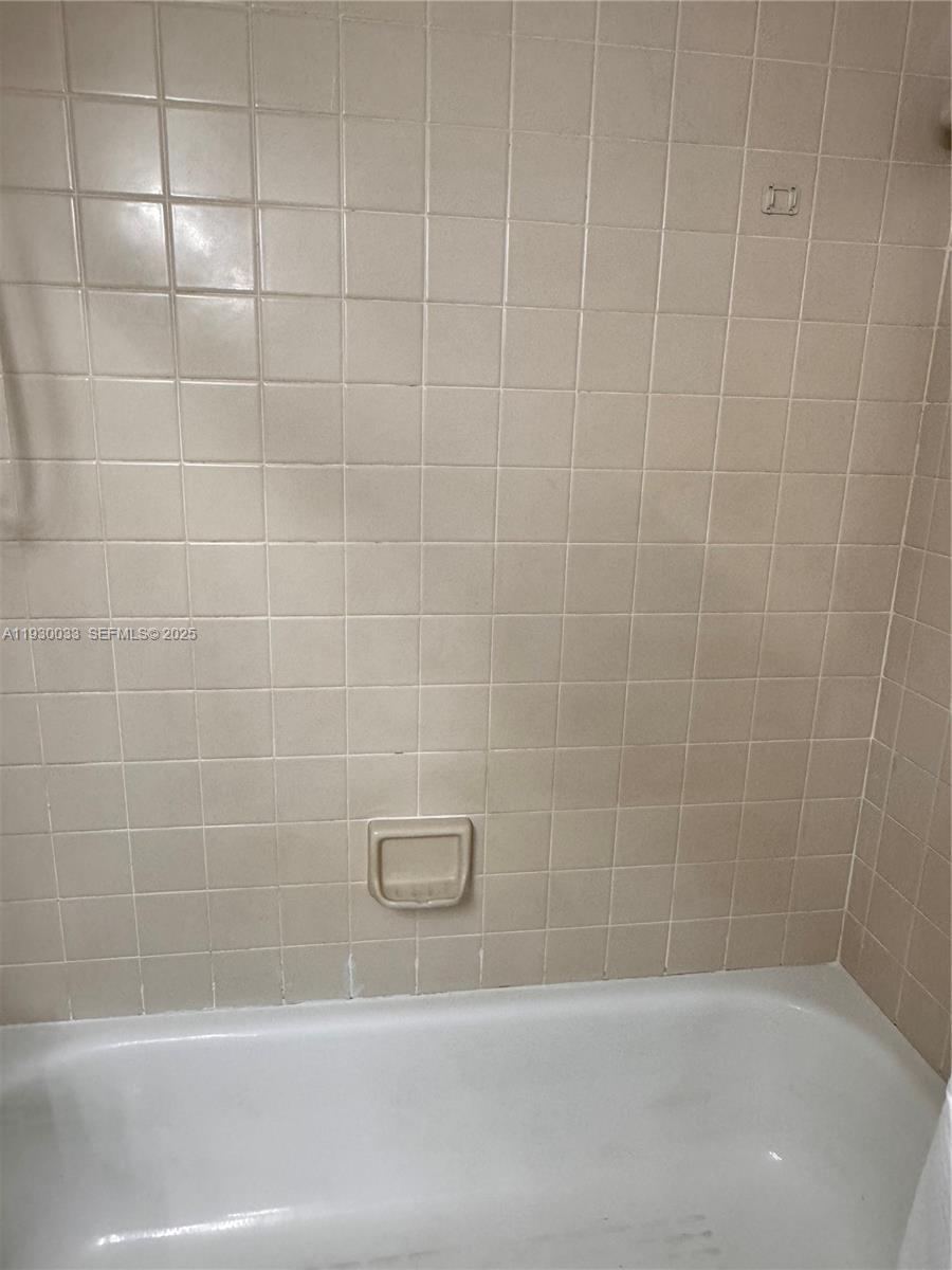 MEDITERRANEAN VILLAS COND - Residential Lease