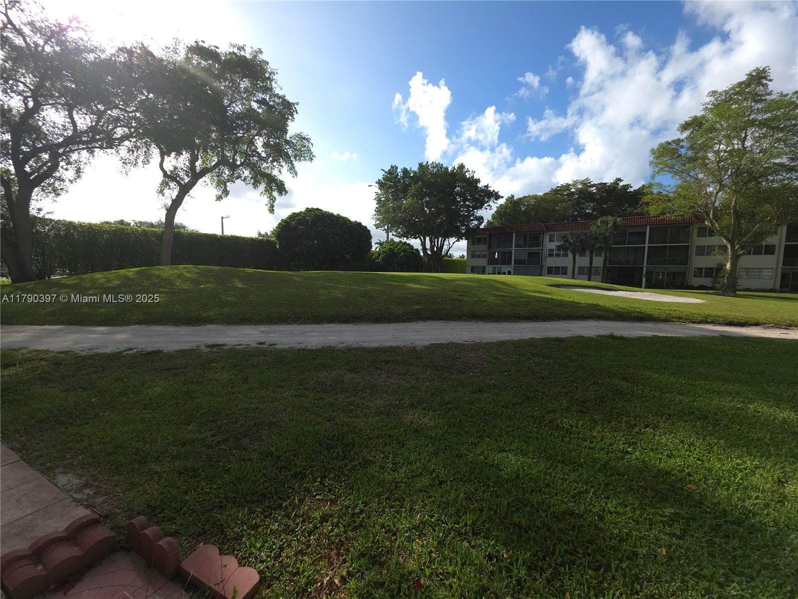 HOLLYBROOK GOLF AND - Residential Lease