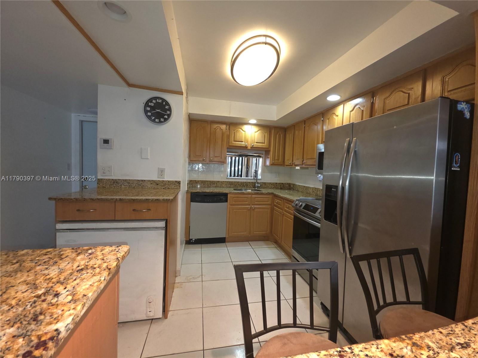 Rental Property at 8940 S Hollybrook Blvd 109, Pembroke Pines, Miami-Dade County, Florida - Bedrooms: 2 
Bathrooms: 2  - $1,700 MO.