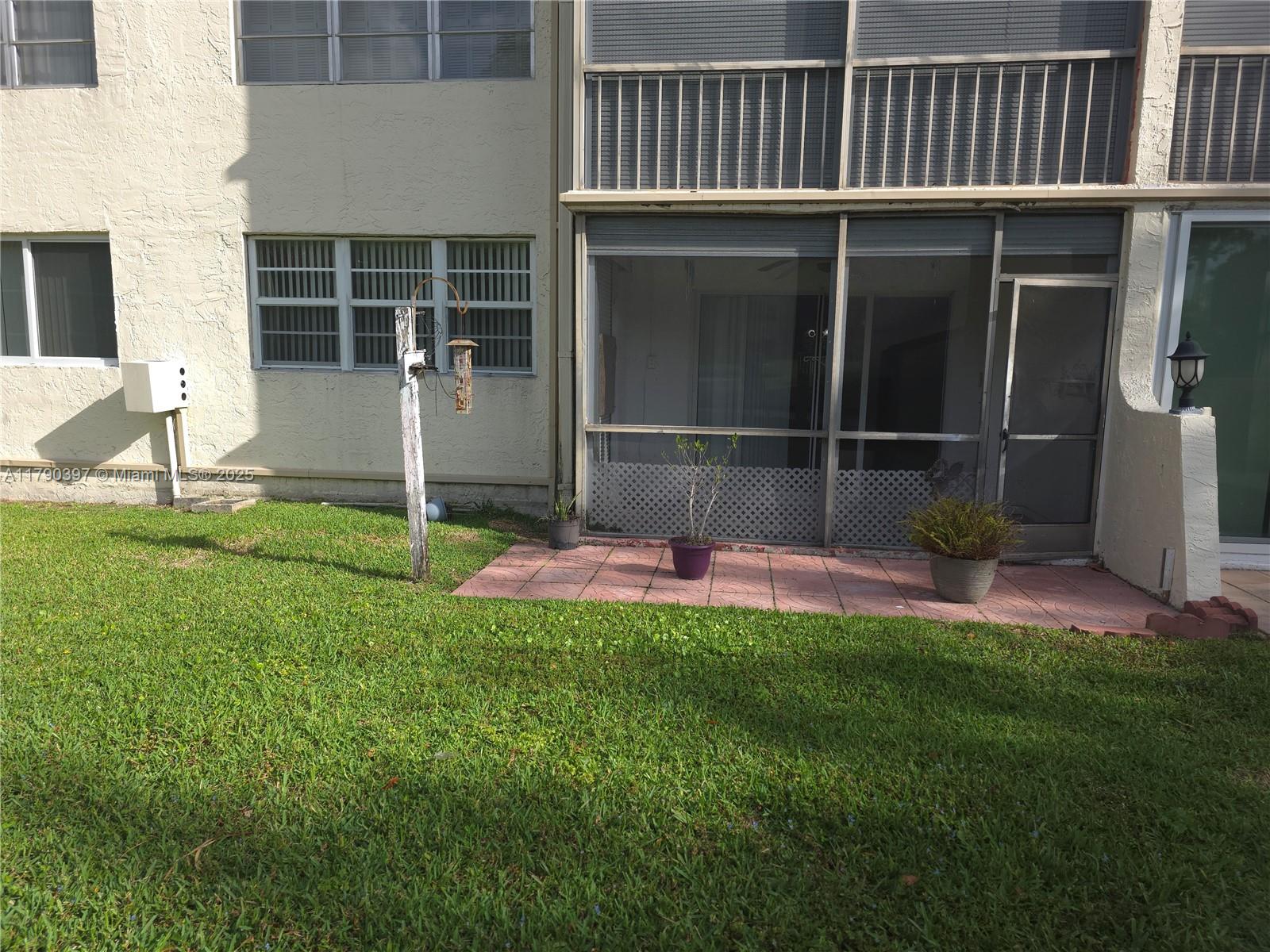 HOLLYBROOK GOLF AND - Residential Lease