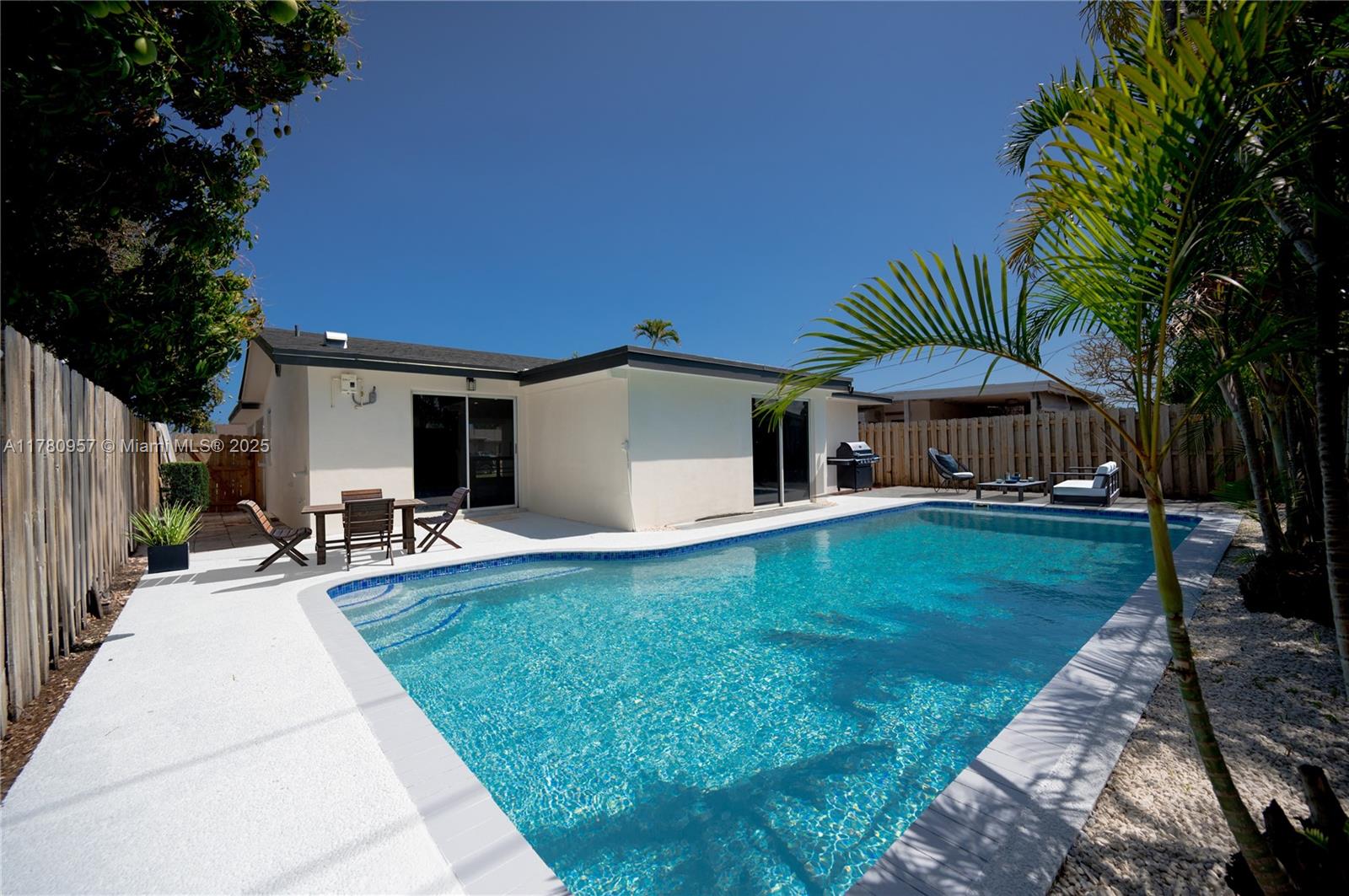 3751 Ne 17th Ave, Pompano Beach, Broward County, Florida - 3 Bedrooms  
2 Bathrooms - 