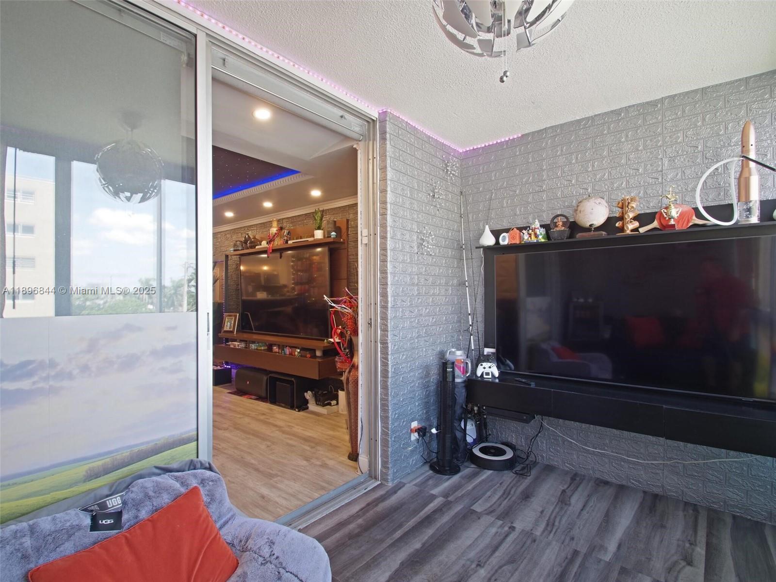 MEADOWBROOK CONDO APTS BL - Residential