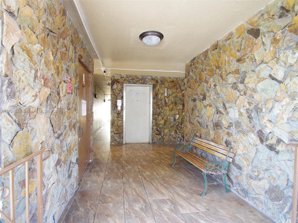 Photo of 420 NE 12th Ave #401, Hallandale Beach, FL 33009 (MLS # A11896844)