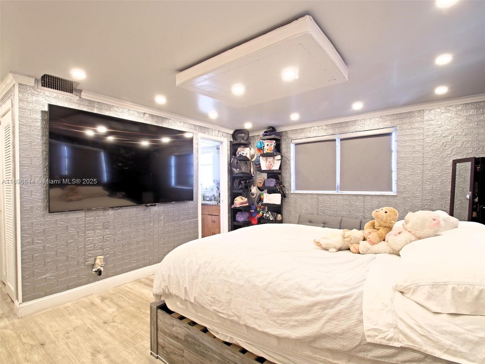 MEADOWBROOK CONDO APTS BL - Residential