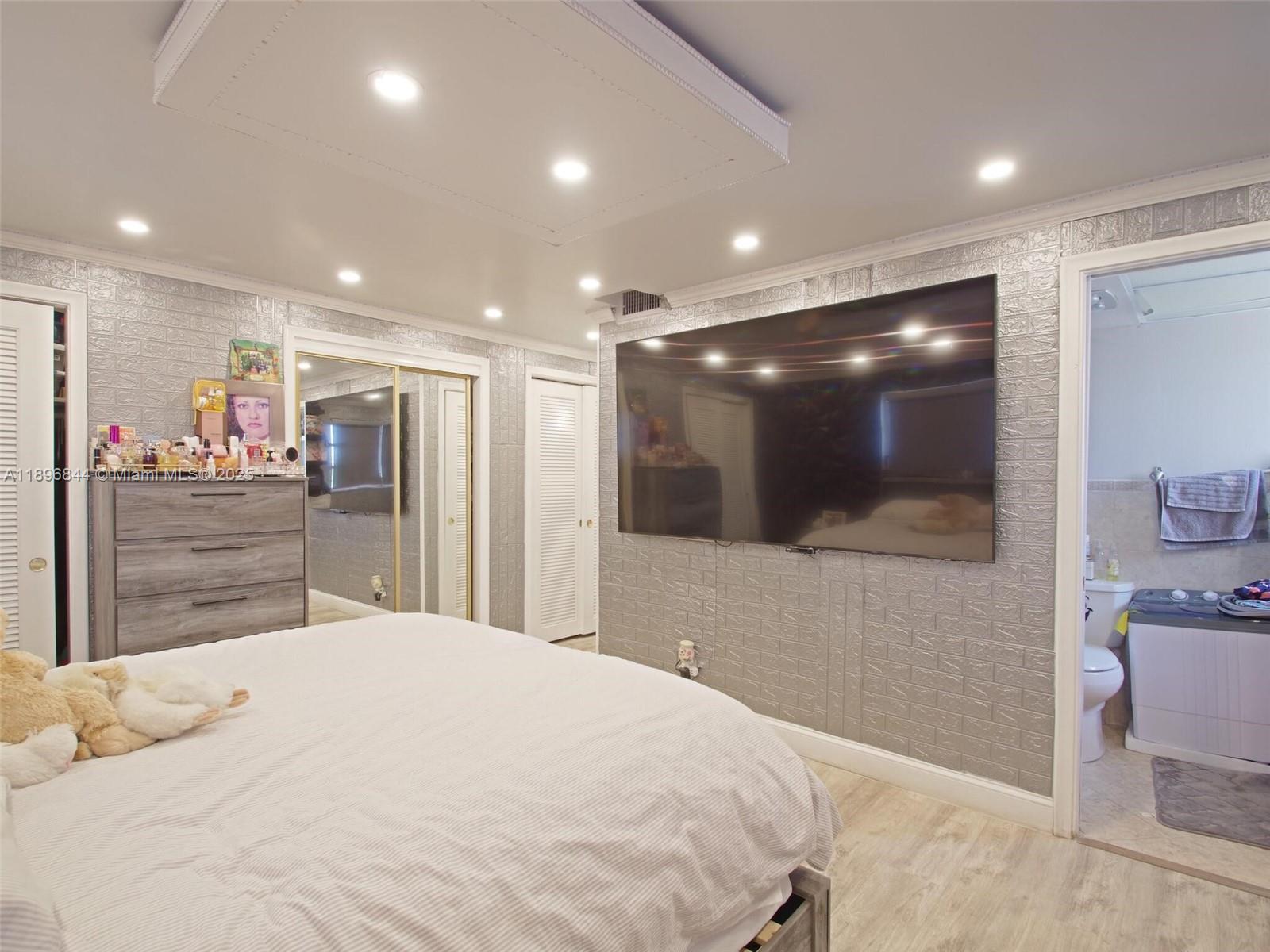 MEADOWBROOK CONDO APTS BL - Residential