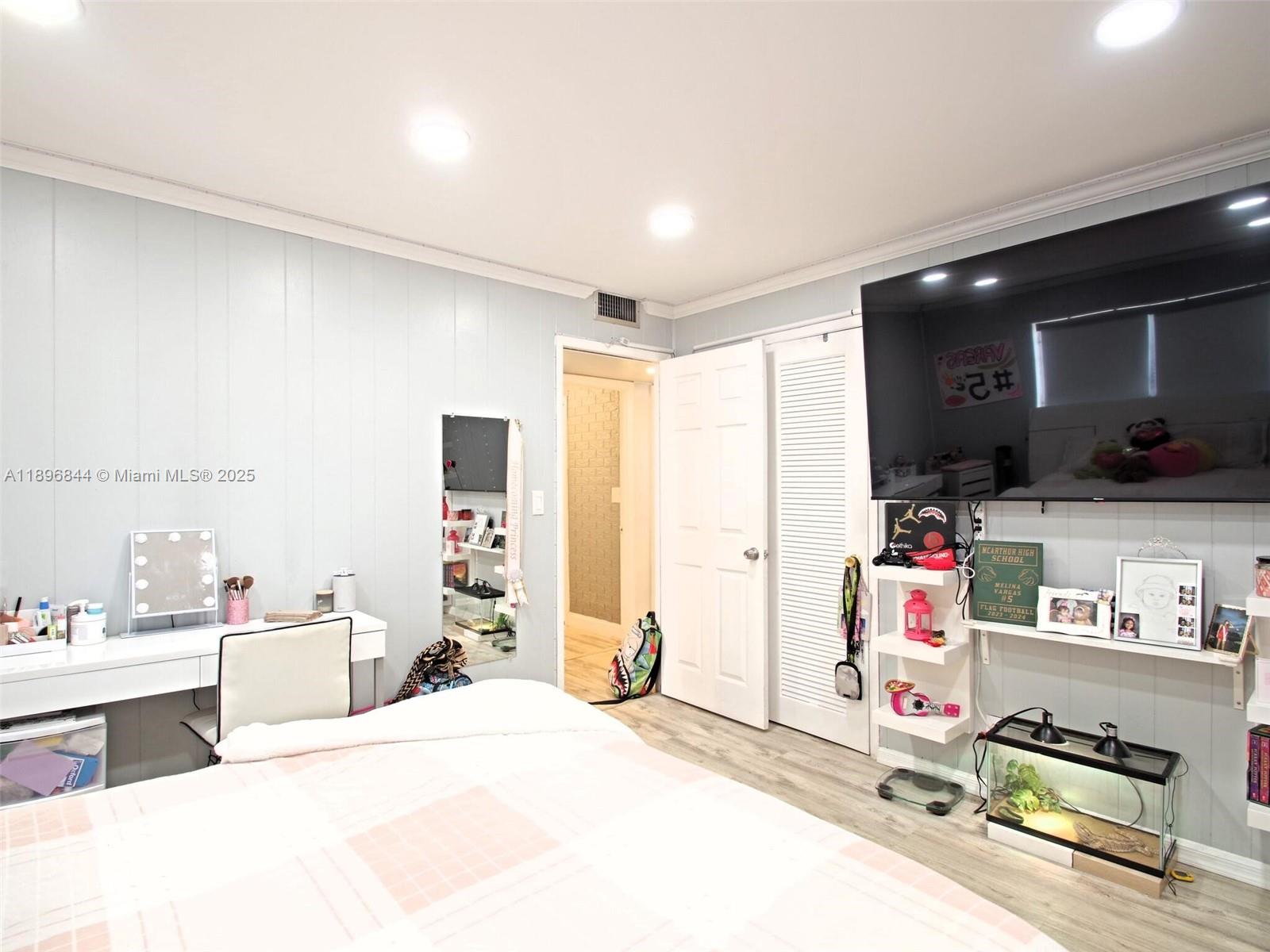 MEADOWBROOK CONDO APTS BL - Residential