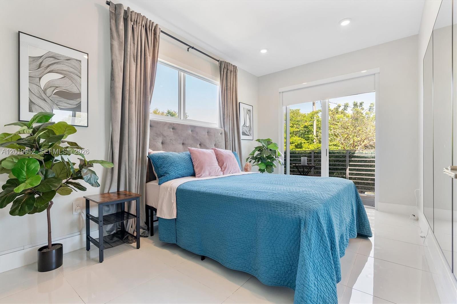 2920 SW 25TH TERRACE COND - Residential