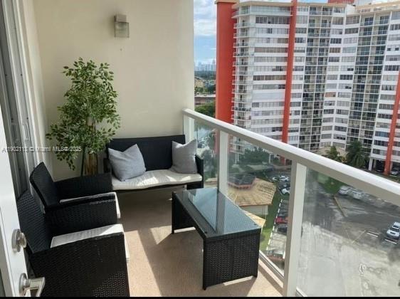 BUCKLEY TOWERS CONDO - EA - Residential Lease