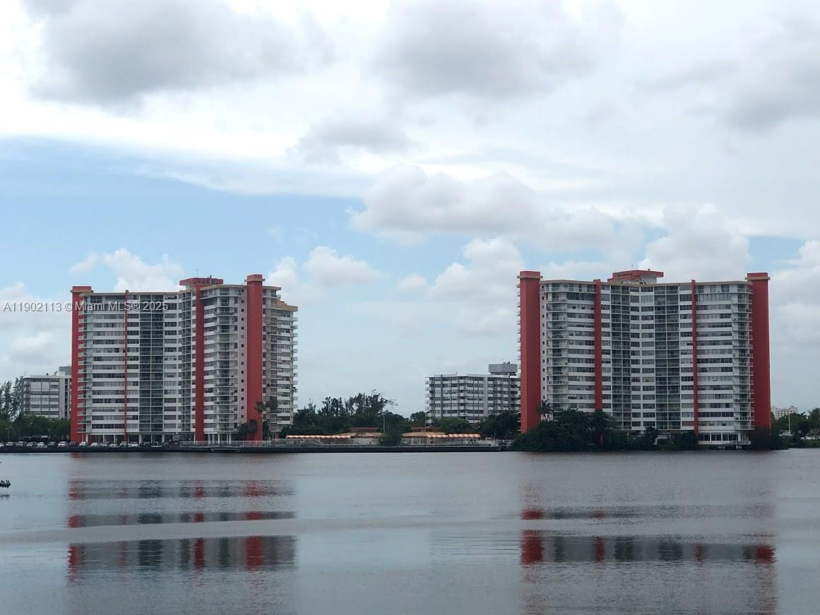 BUCKLEY TOWERS CONDO - EA - Residential Lease