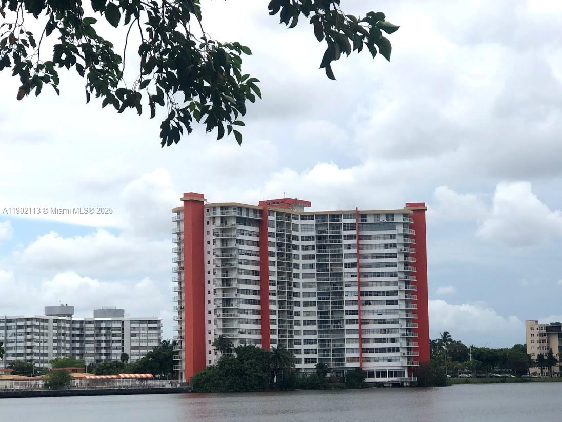 BUCKLEY TOWERS CONDO - EA - Residential Lease