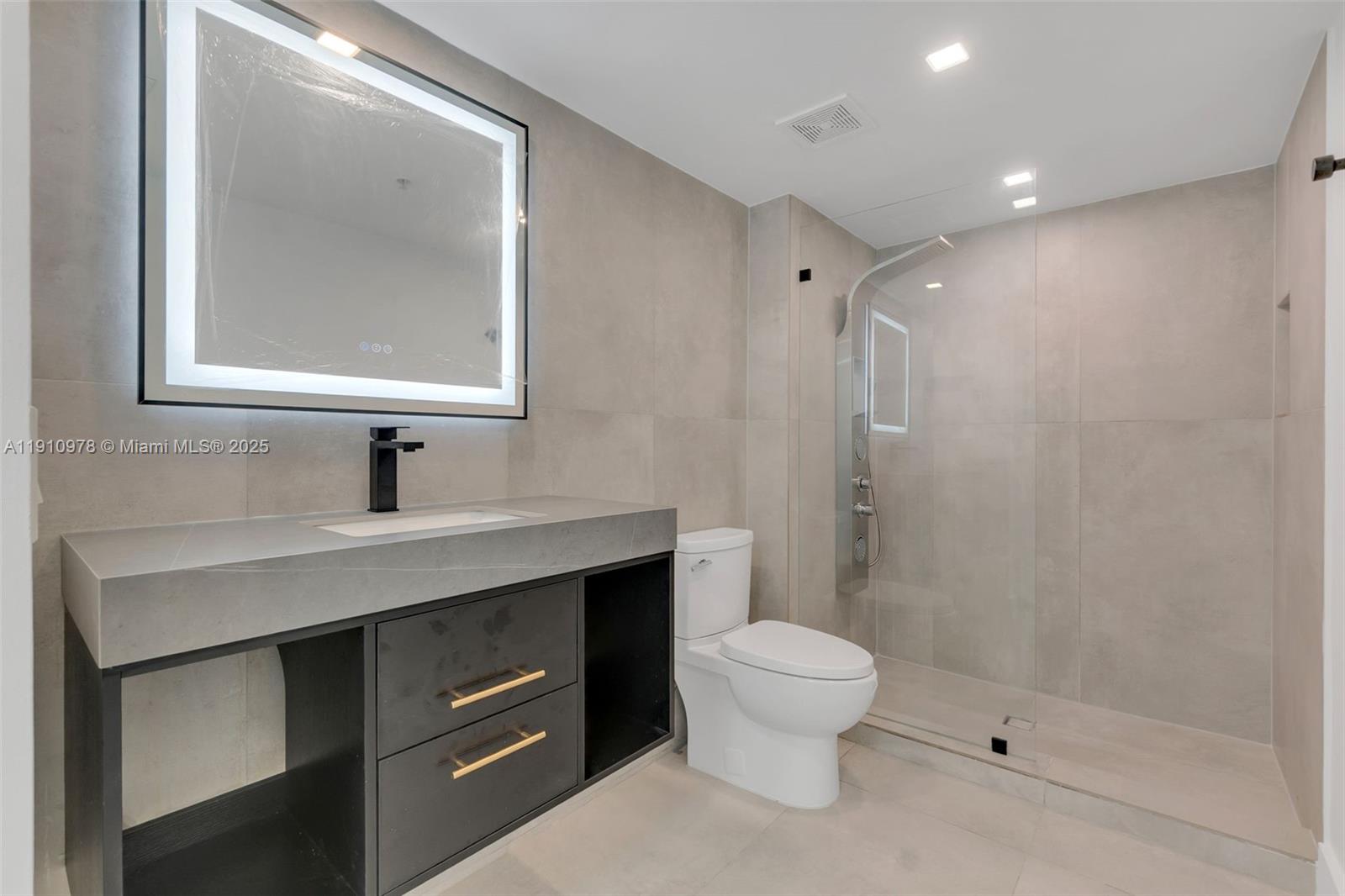 BRICKELL ON THE RIVER N T - Residential Lease