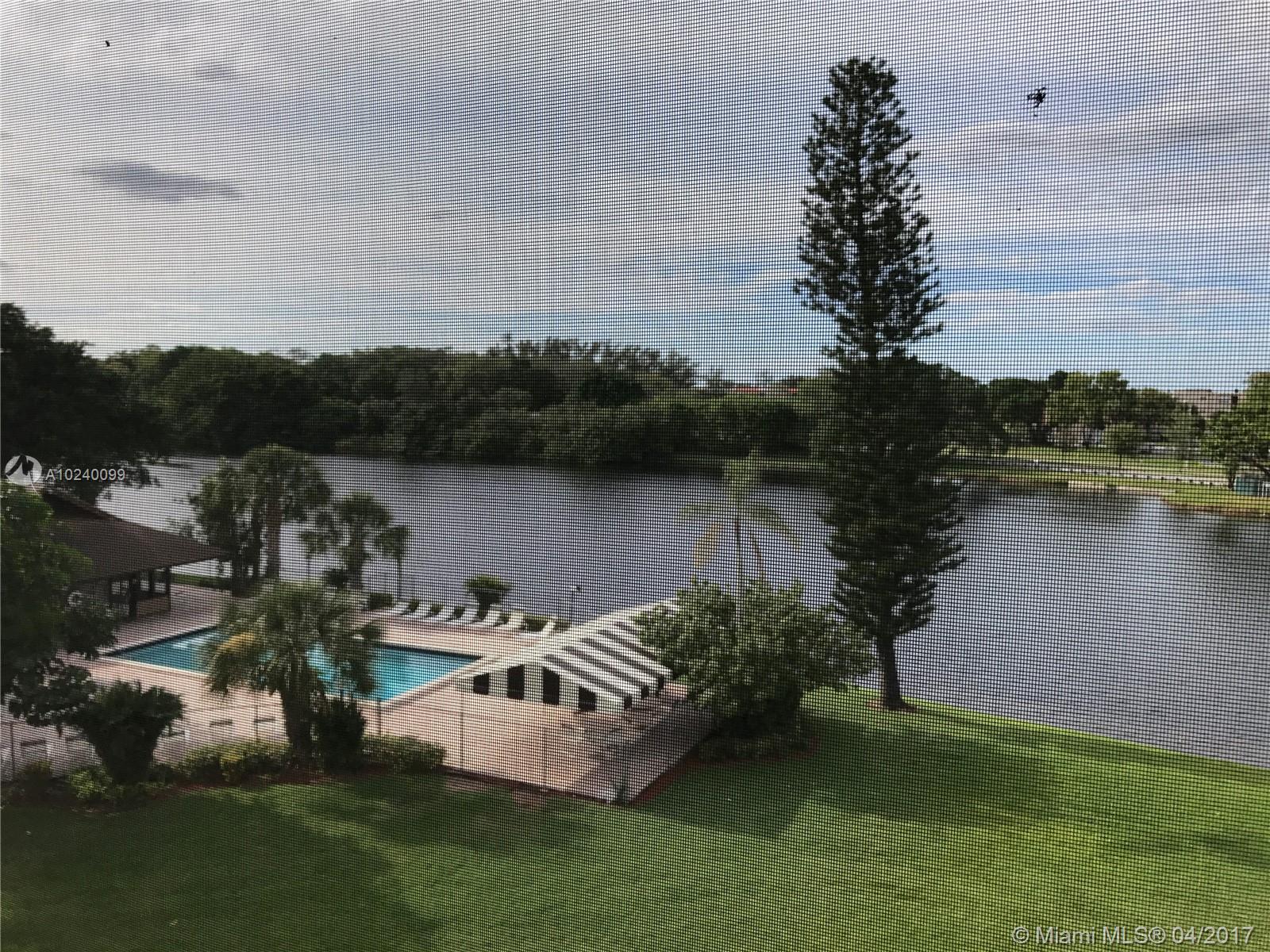 GREAT LOCATION, 2 BEDROOM/ 2 BATH. TILE THROUGHOUT THE LIVING AREA AND BEDROOMS. UNOBSTRUCTED LAKE VIEW IN PINE ISLAND RIDGE COMMUNITY. ACCESS TO THE COUNTRY CLUB: RESTAURANTS, CLUBHOUSE, GOLF, GYM, OLYMPIC-SIZE POOL, TENNIS, ETC. VERY STRICT CONDO ASSOCIATION CREDIT SCORE OVER 650 REQUIRED.