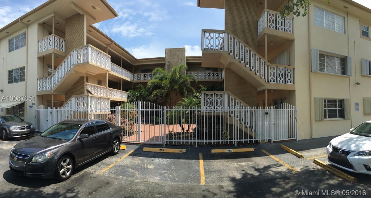 Hampton Court Condo - Residential Lease