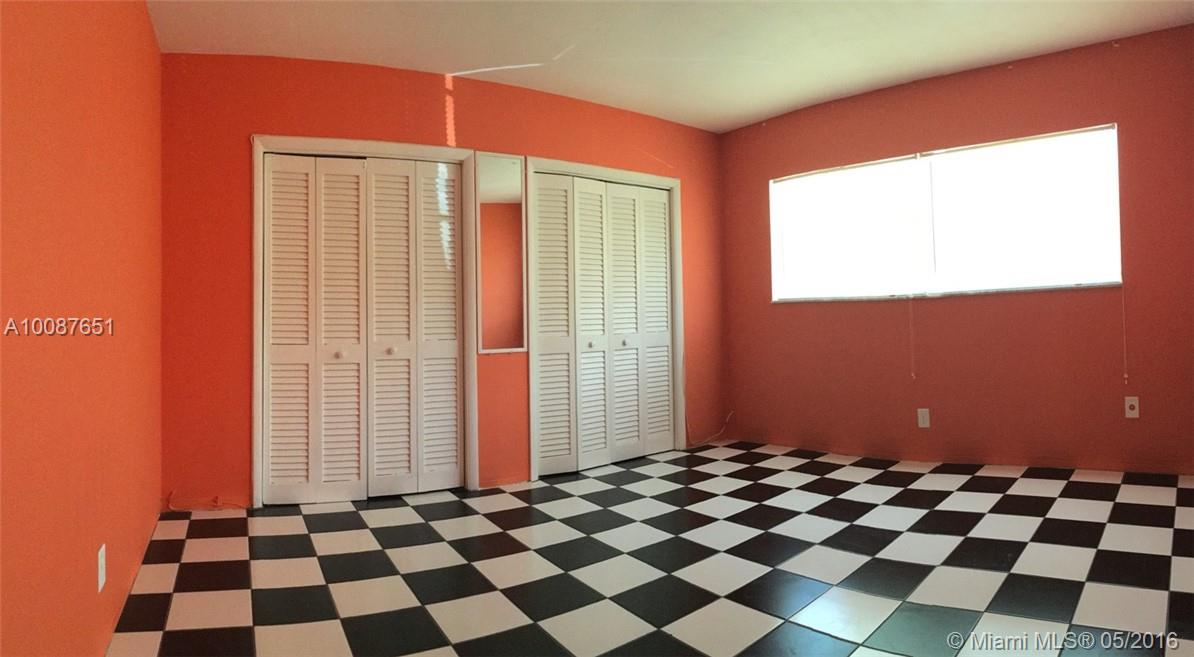 Hampton Court Condo - Residential Lease