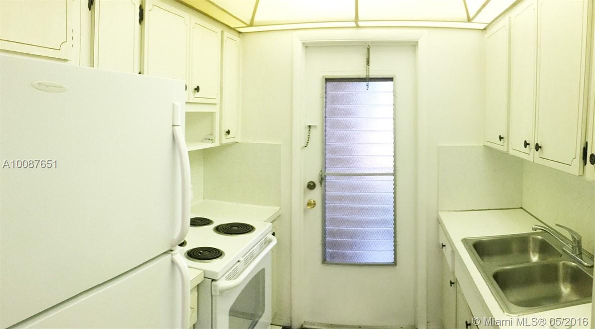 Hampton Court Condo - Residential Lease