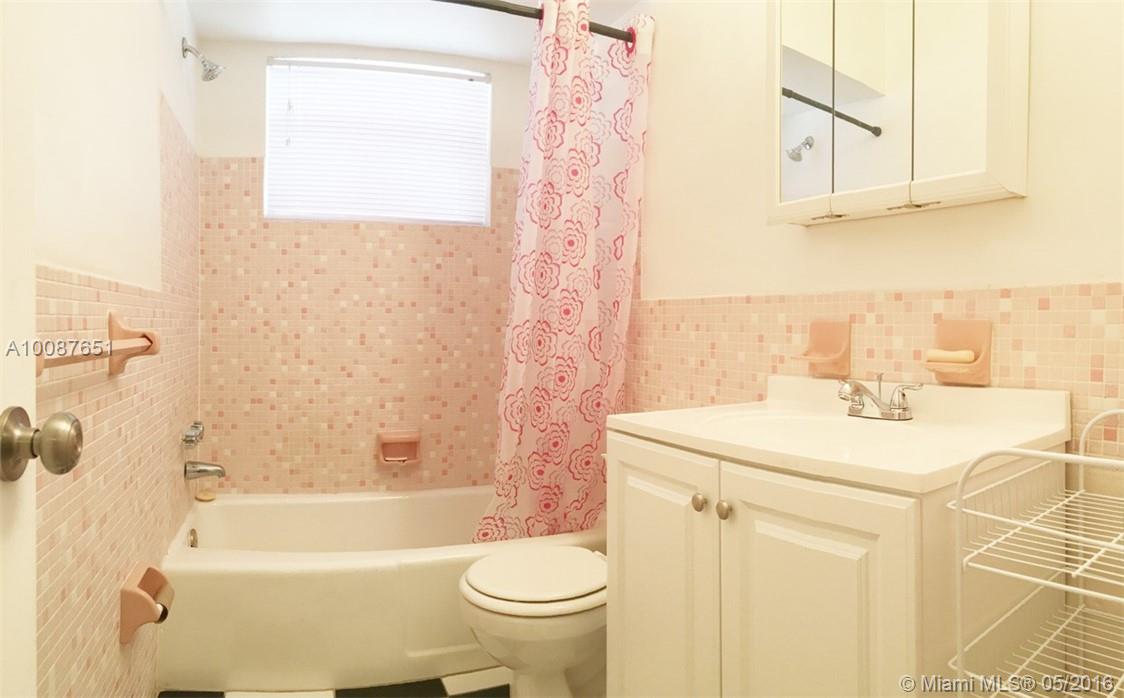 Hampton Court Condo - Residential Lease