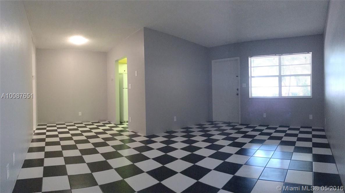 Hampton Court Condo - Residential Lease