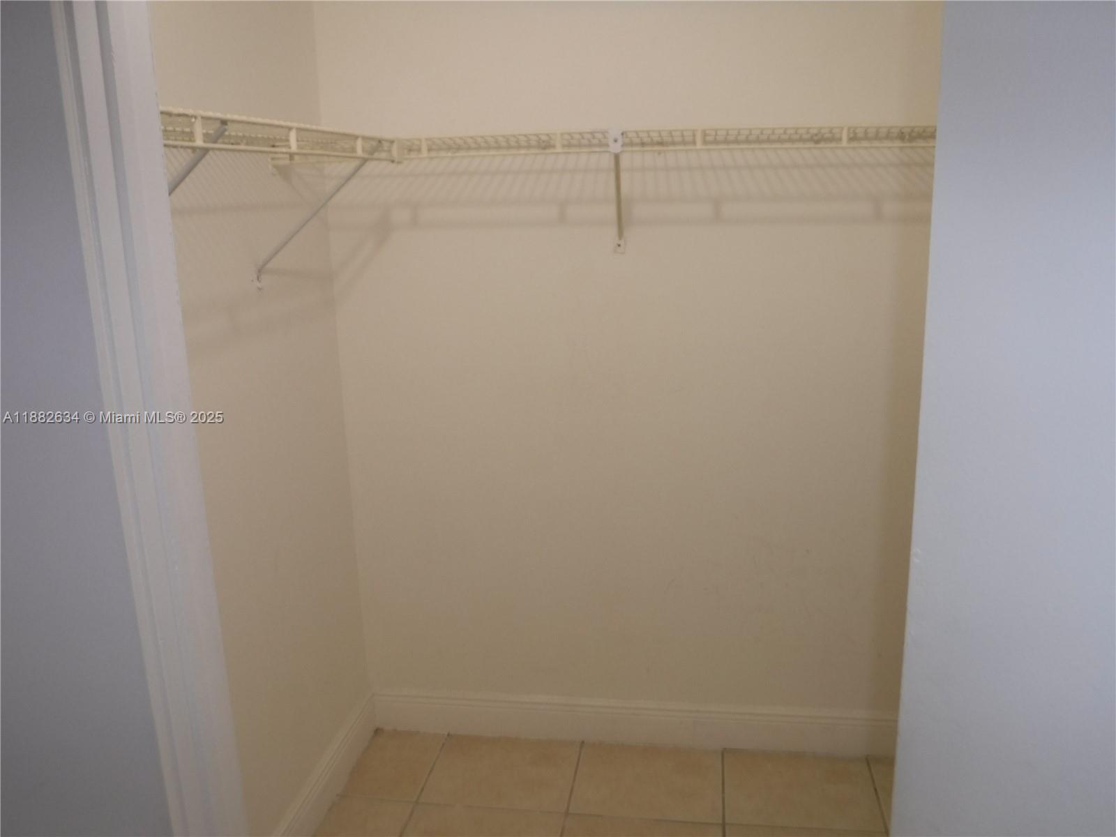 COURTS AT OAKLAND PARK - Residential Lease