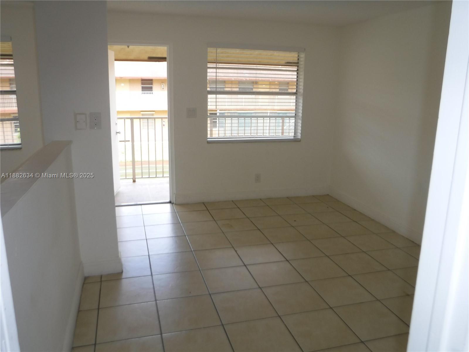 COURTS AT OAKLAND PARK - Residential Lease