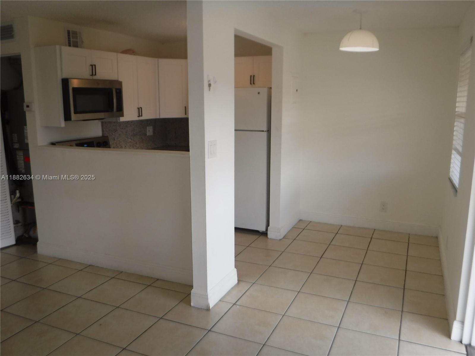 COURTS AT OAKLAND PARK - Residential Lease