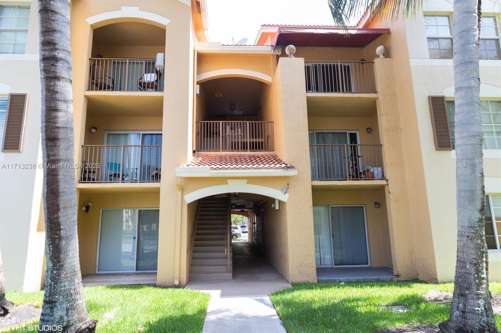 EMERALD ISLE AT LAGUNA LA - Residential Lease