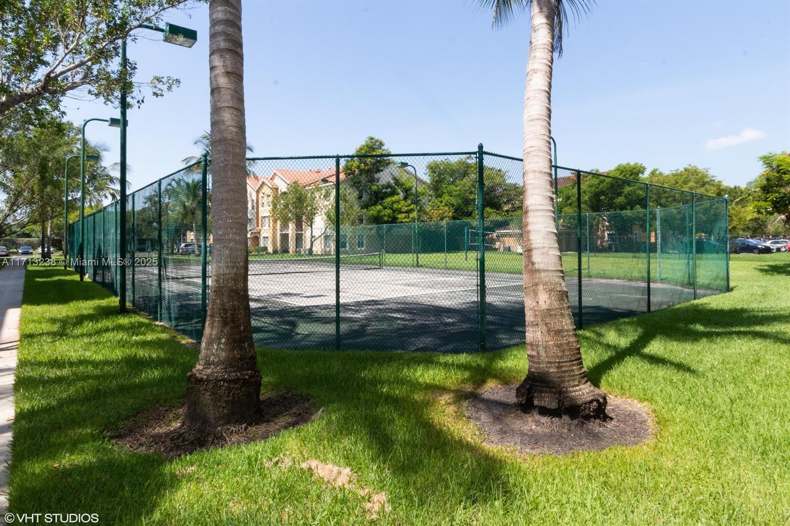 EMERALD ISLE AT LAGUNA LA - Residential Lease