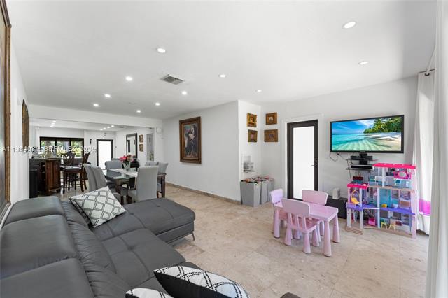 AMD PLAT OF SUNSET LAKE S - Residential