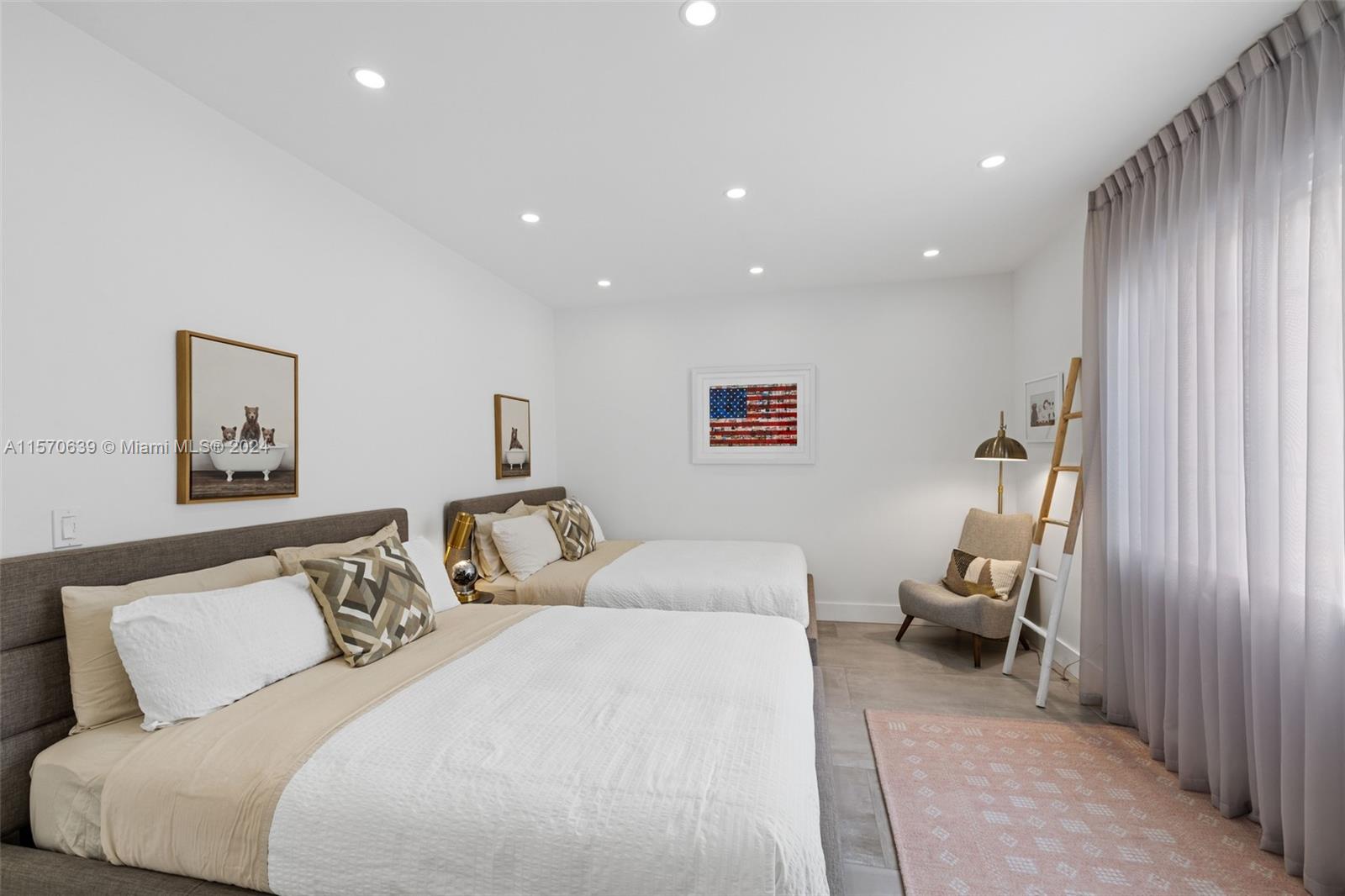 Seaside Condo - Residential Lease