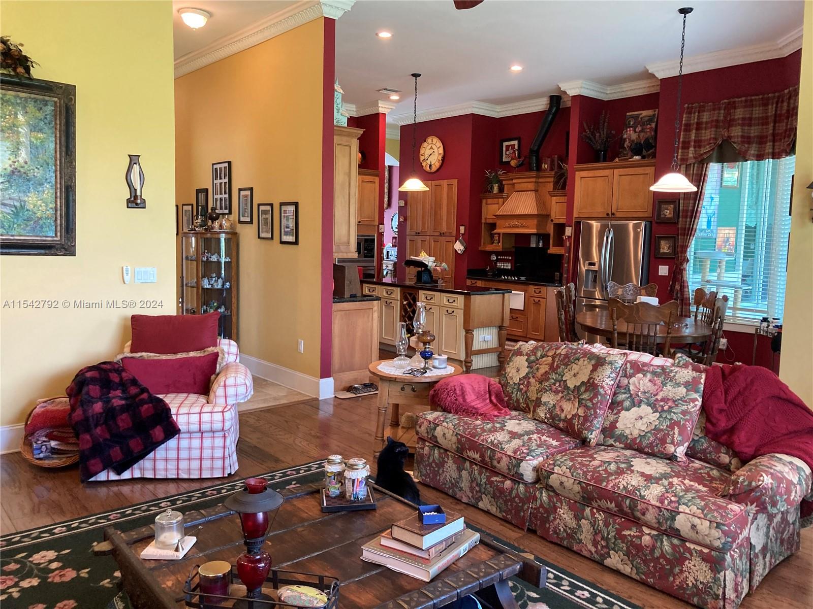 REDLANDS - Residential