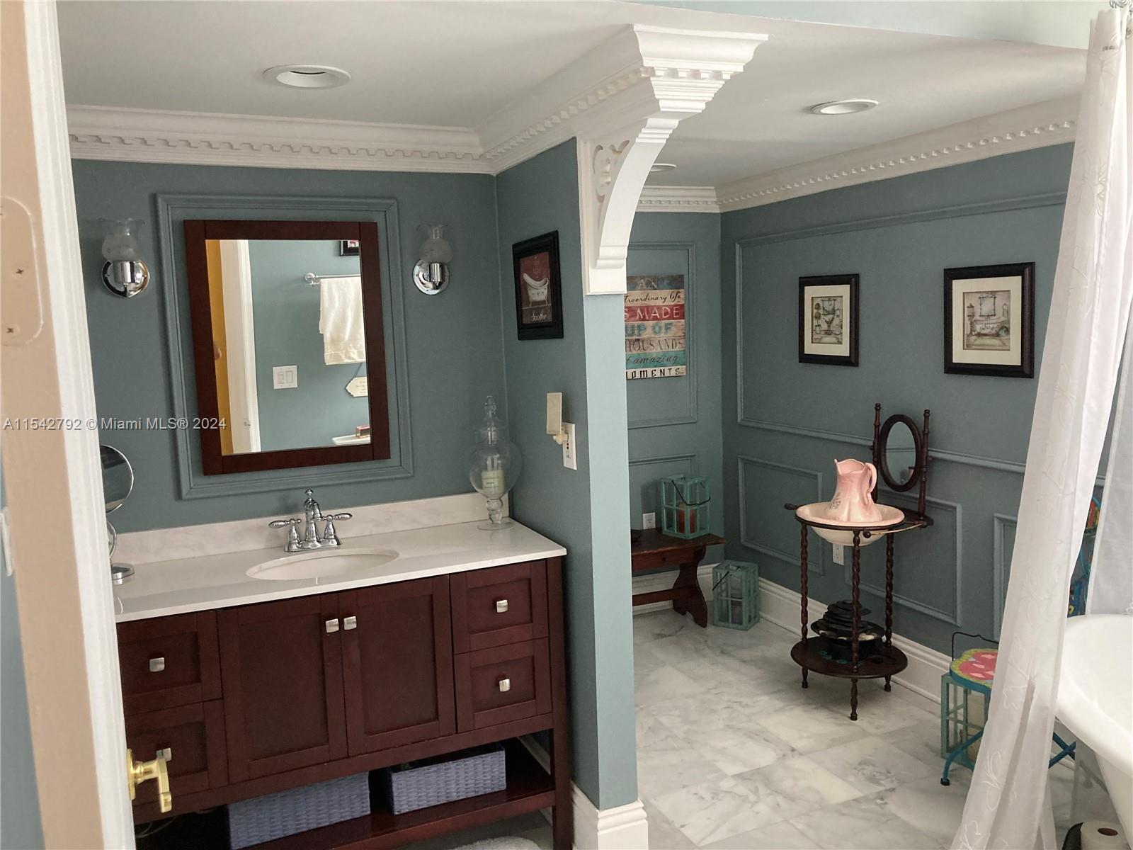 REDLANDS - Residential