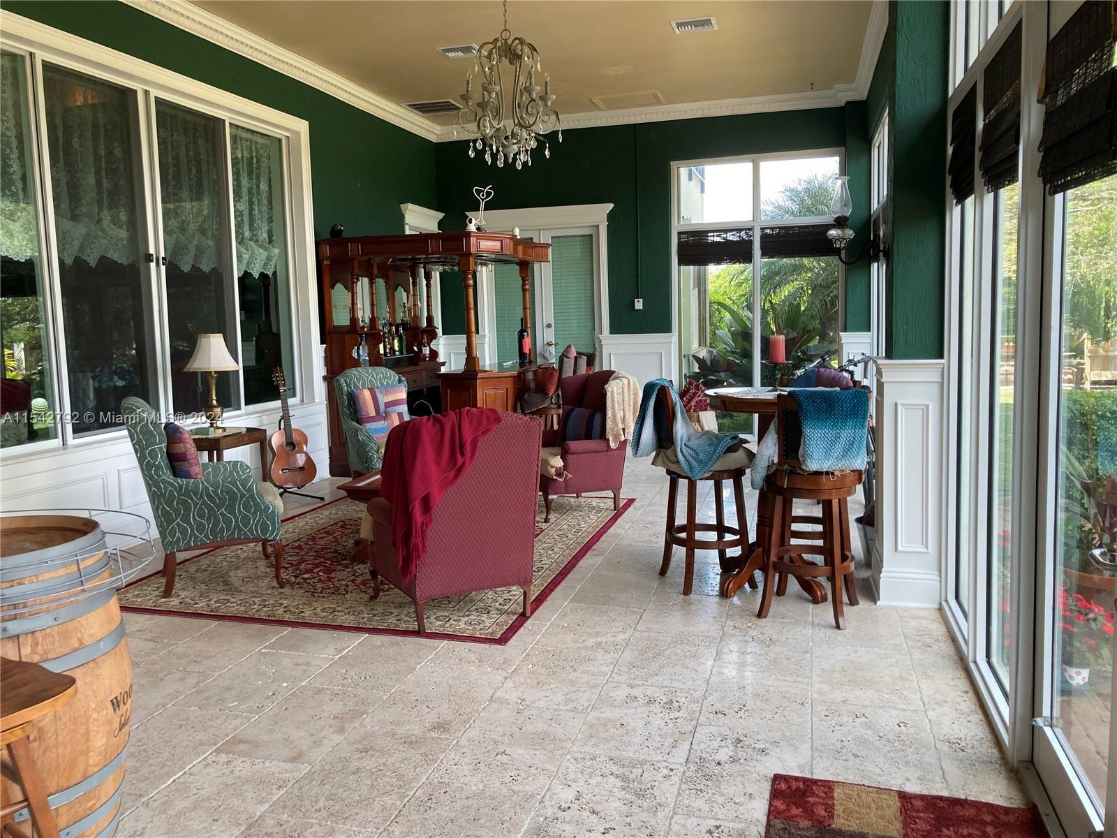 REDLANDS - Residential