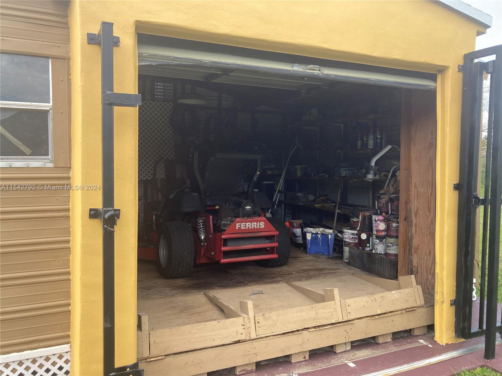 REDLANDS - Residential