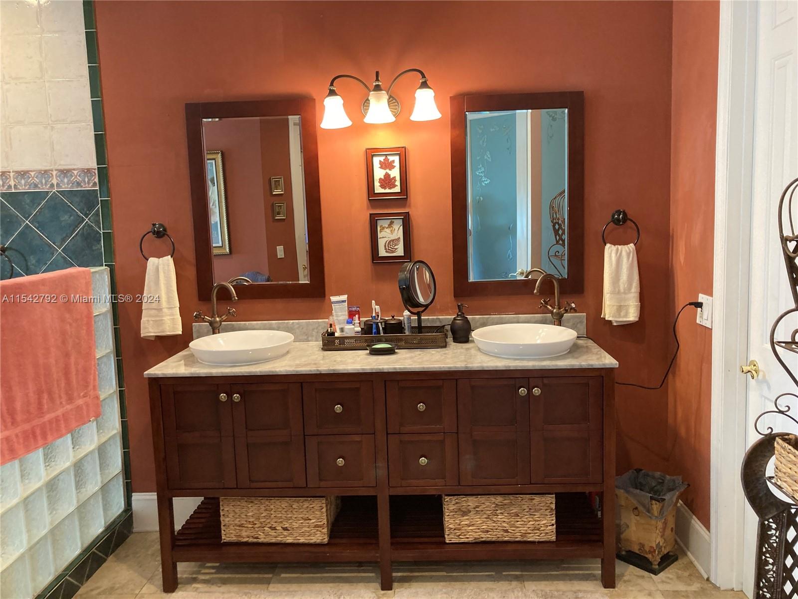 REDLANDS - Residential