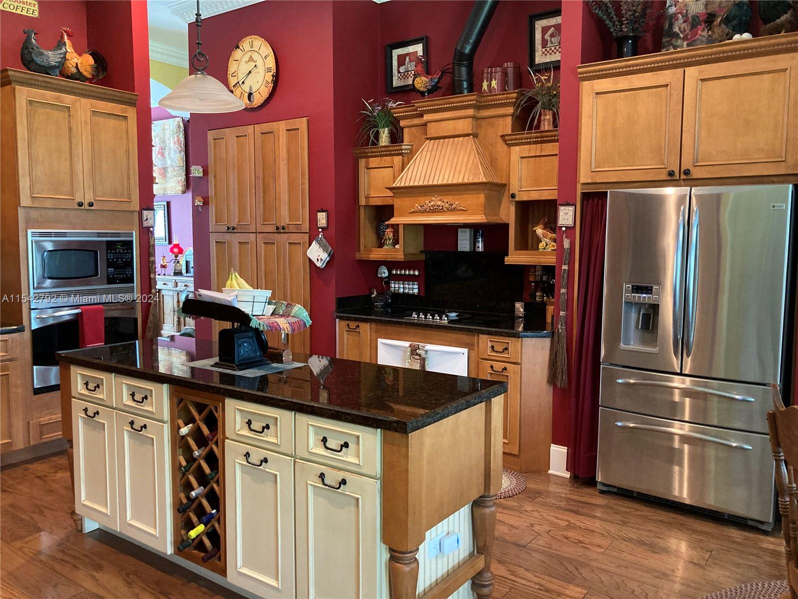 REDLANDS - Residential