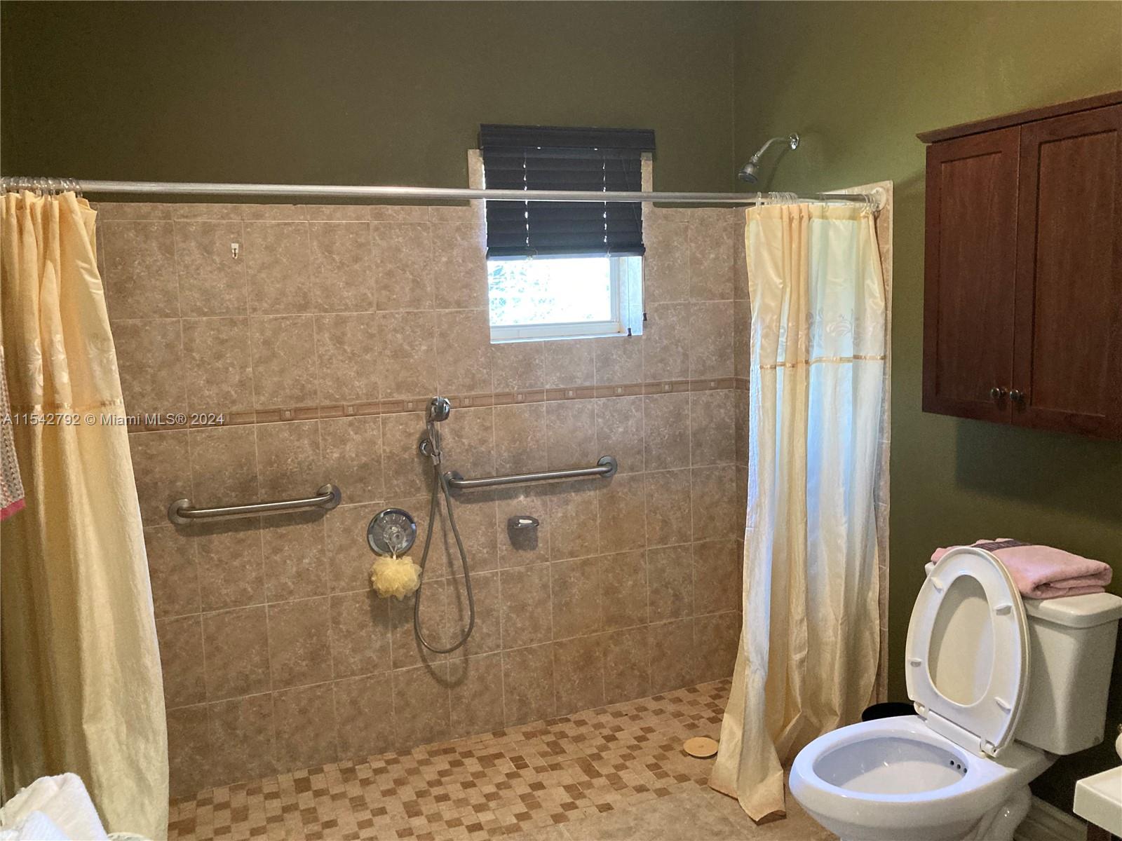 REDLANDS - Residential