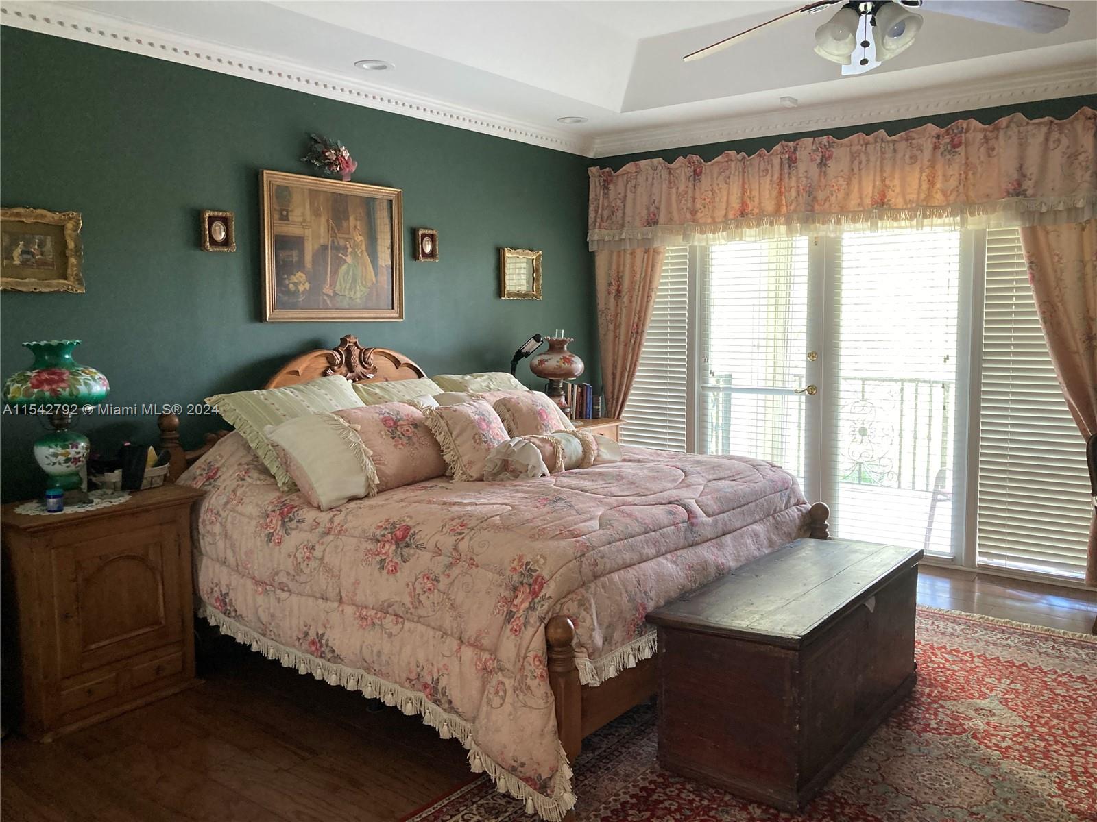 REDLANDS - Residential