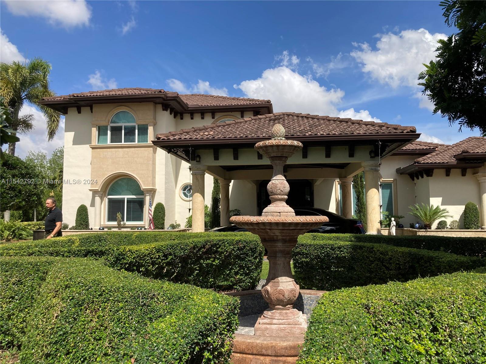 REDLANDS - Residential