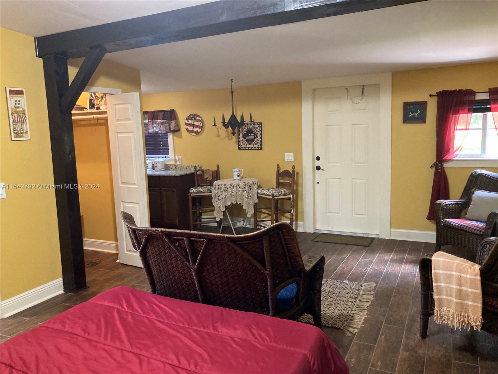 REDLANDS - Residential