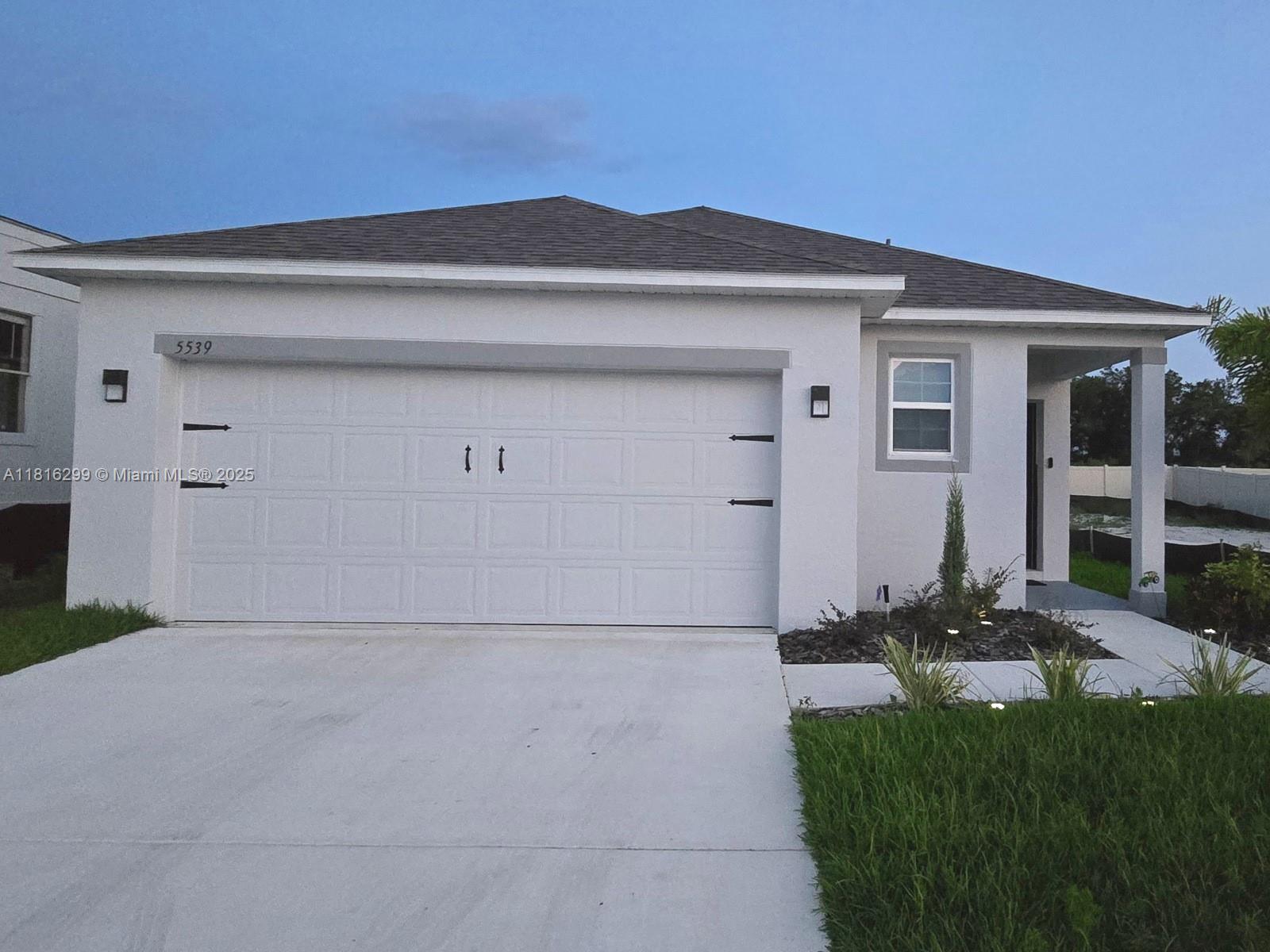 New home in the Hammock Reserve community 3 bed 2 bath and is beautifully decorated. Its open layout includes a modern kitchen with stainless steel appliances, a spacious living room, and a master suite with a walk-in closet. Includes an attached two-car garage, central air conditioning and heating, and access to community amenities such as the park and pool. Conveniently located near major highways, shopping, and restaurants, this home is ideal for families and professionals. If you want to rent it furnished, you'll only pay a small monthly fee; otherwise, you can have it ready to move in. The rent includes internet and a security system, membership fees, and access to all social areas and the pool. Perfect location: Minutes from, Disney, Legoland, Universal and the best outlets.