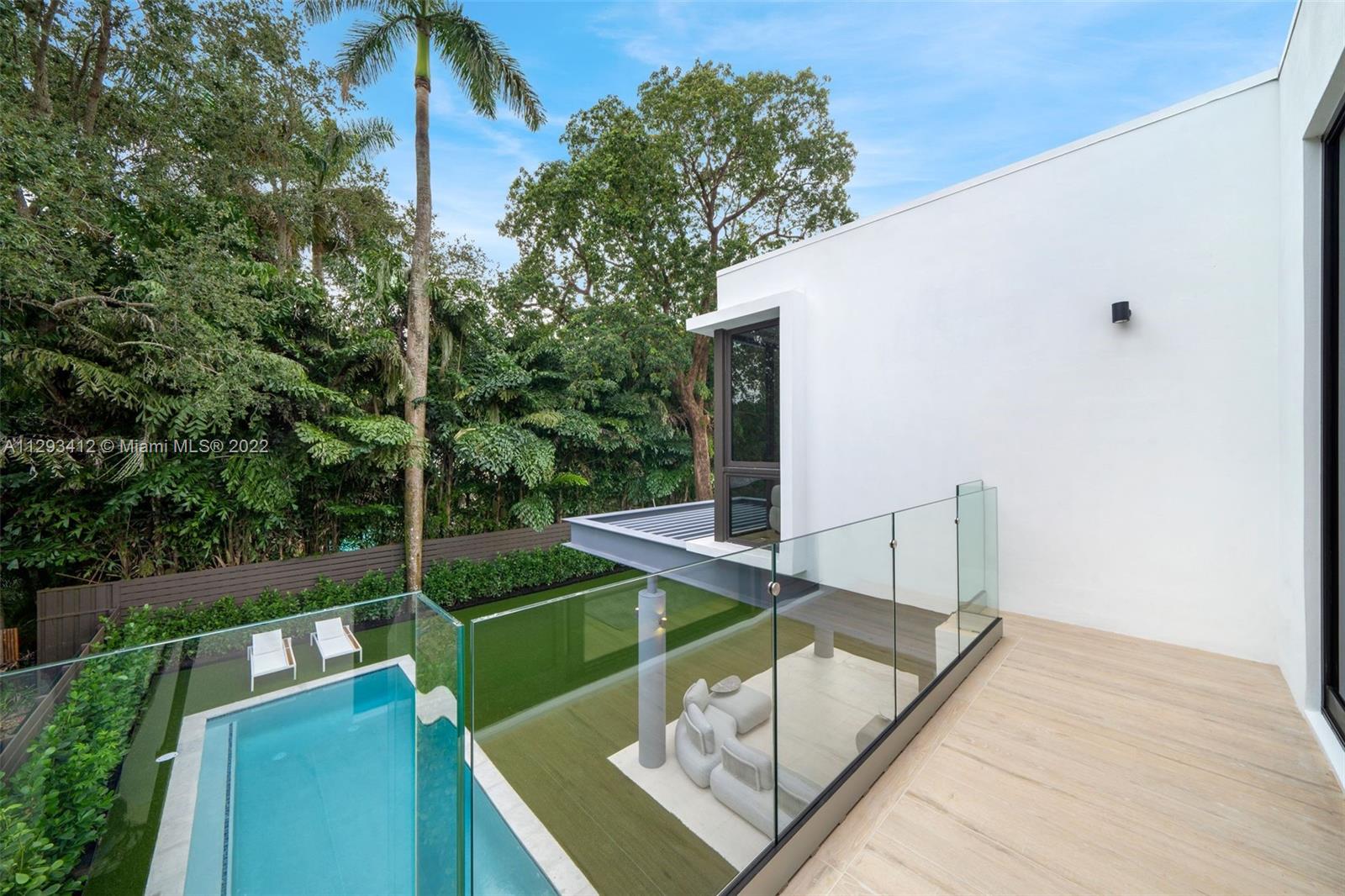 DOUGLAS CIRCLE - Residential