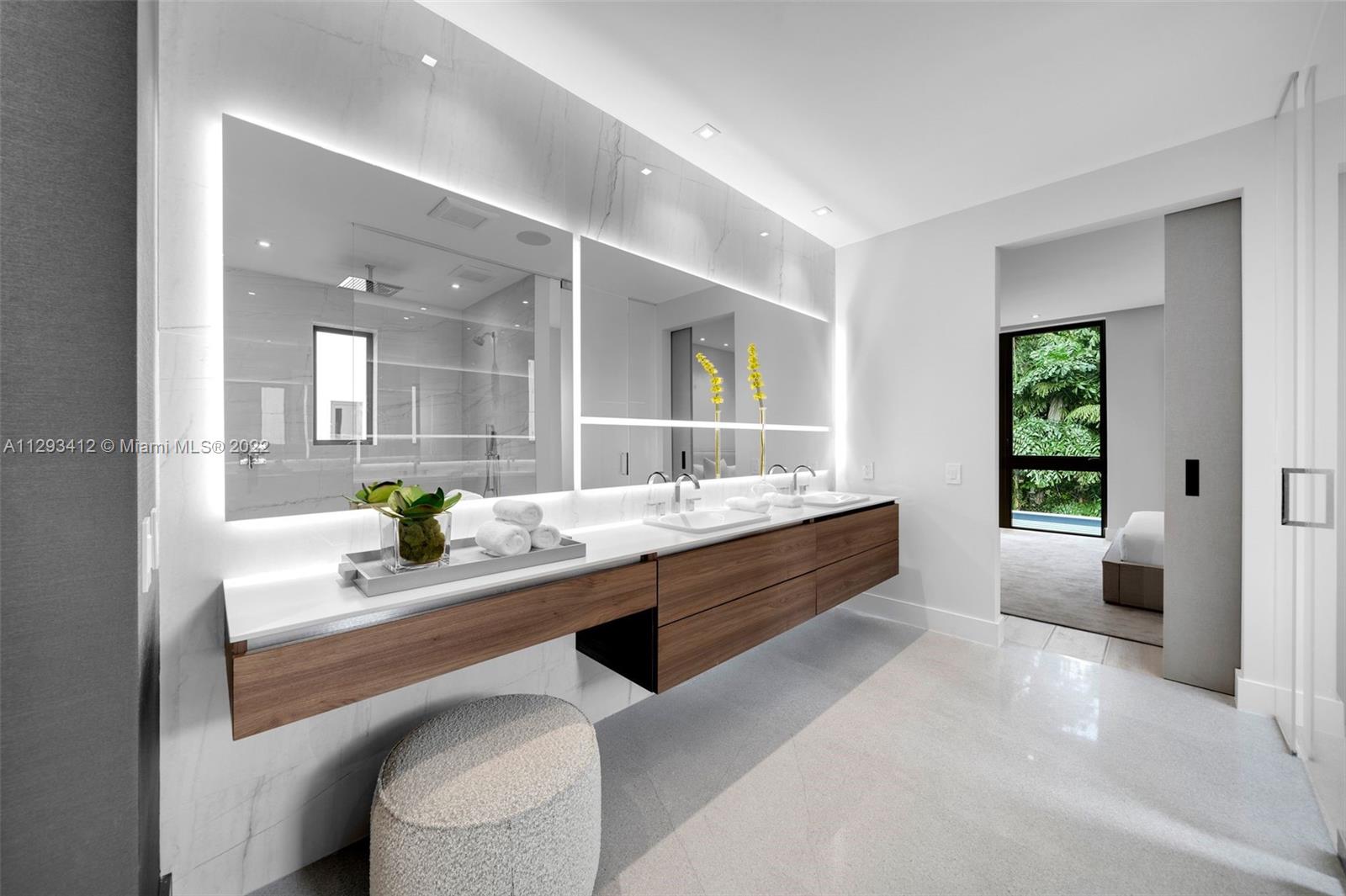 DOUGLAS CIRCLE - Residential