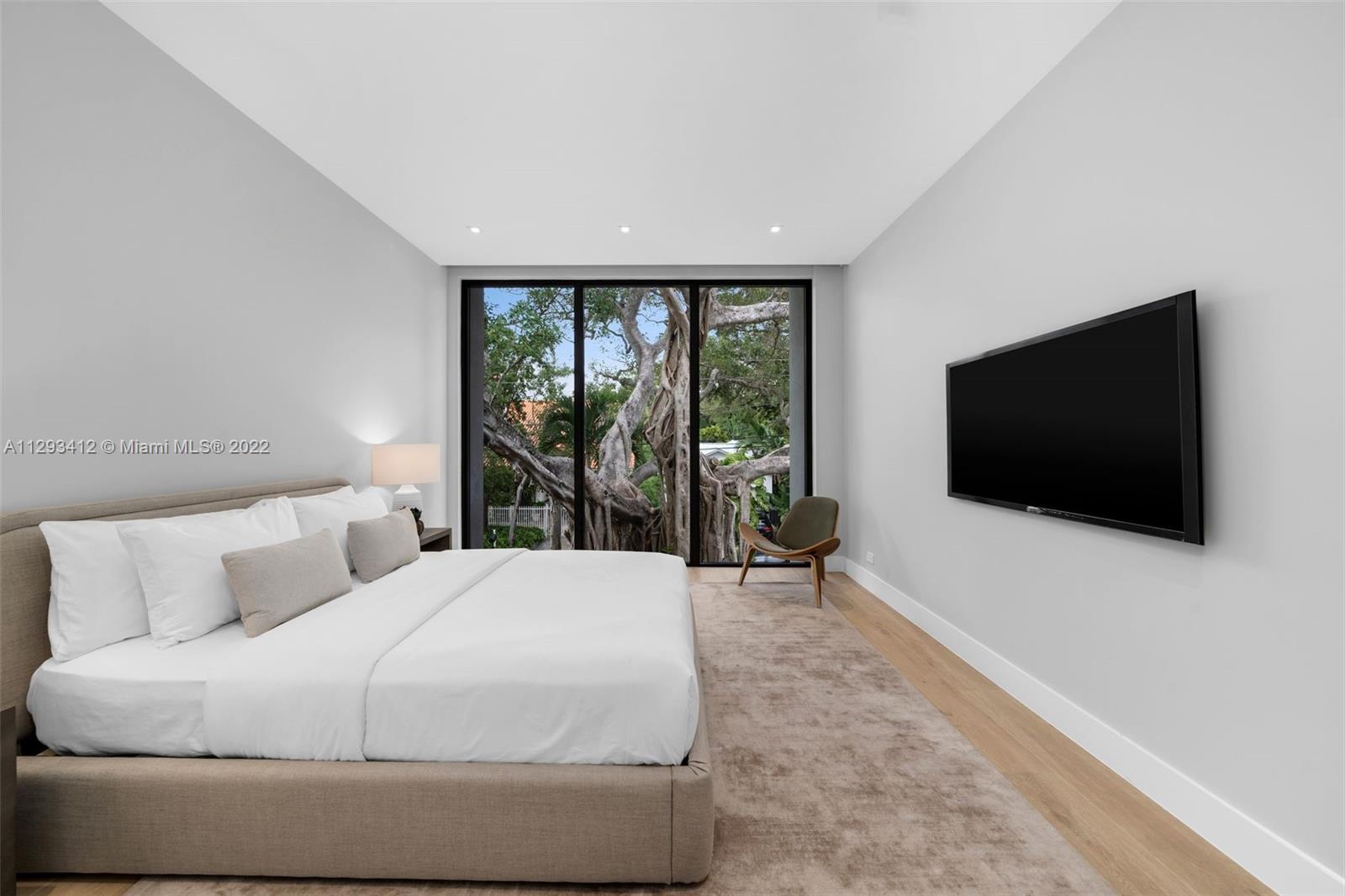 DOUGLAS CIRCLE - Residential