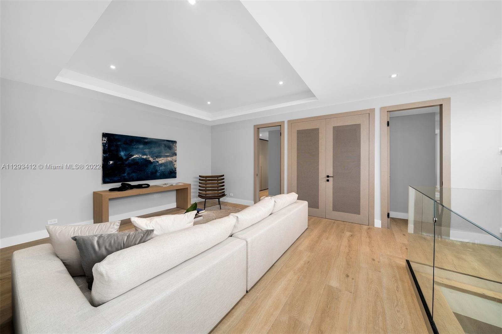 DOUGLAS CIRCLE - Residential