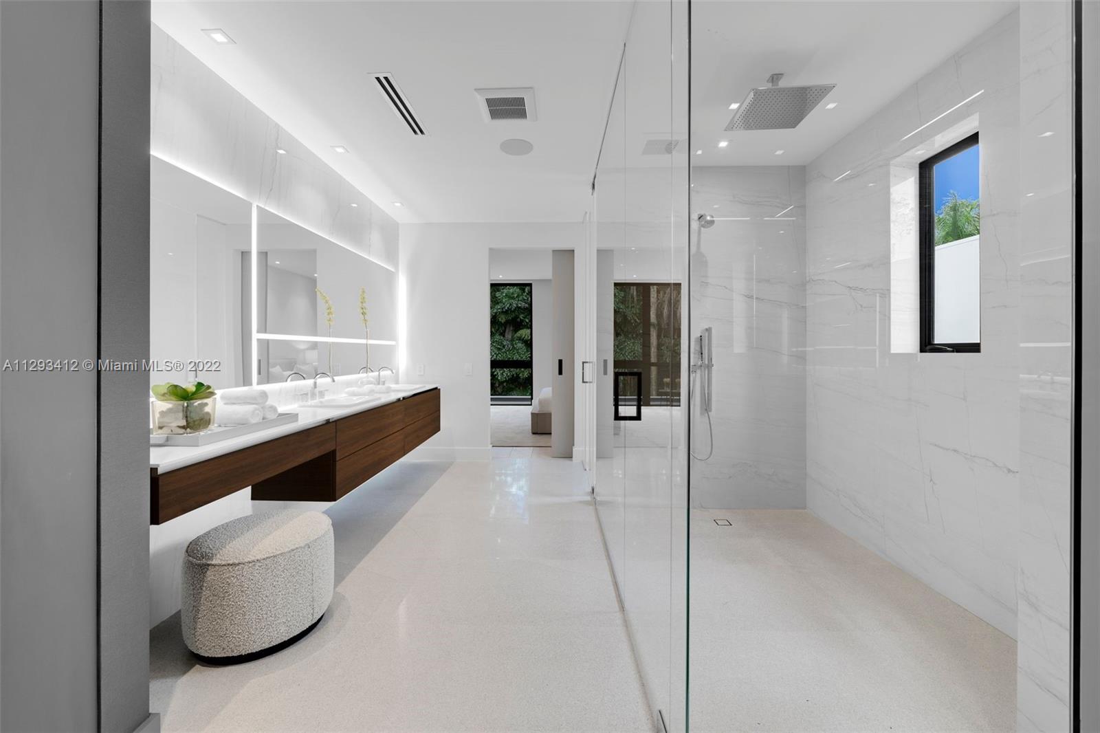 DOUGLAS CIRCLE - Residential