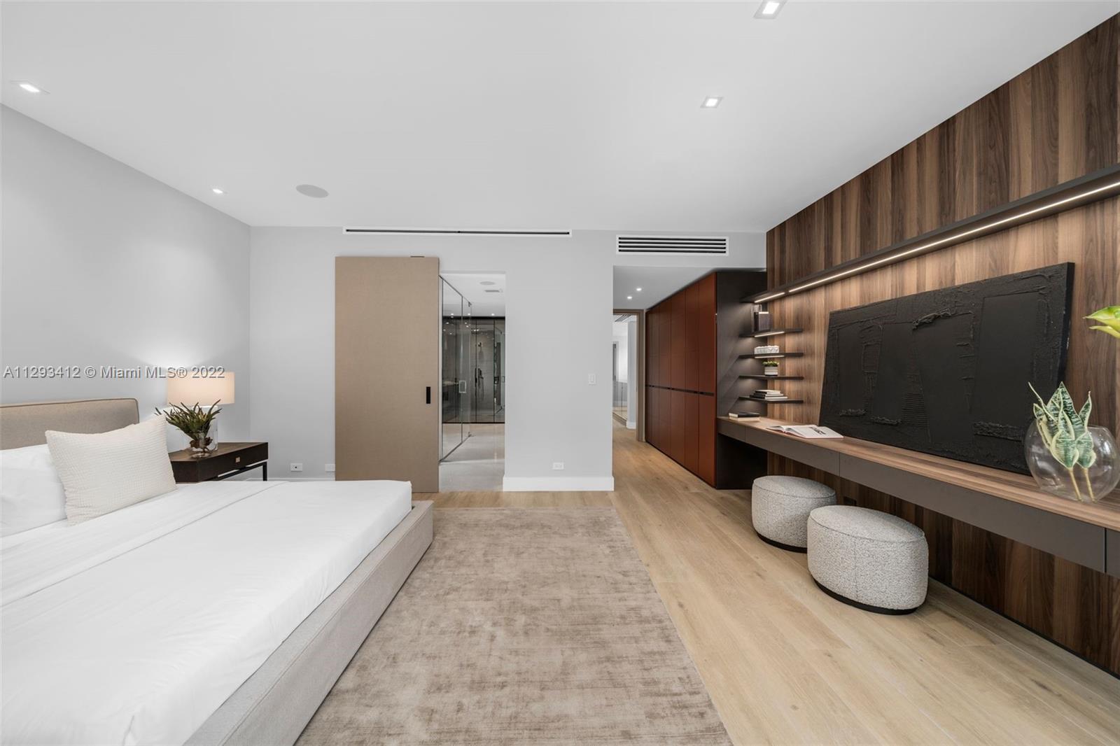 DOUGLAS CIRCLE - Residential