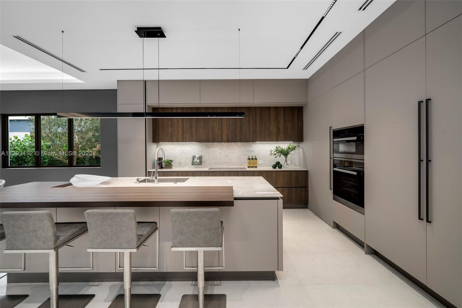 DOUGLAS CIRCLE - Residential