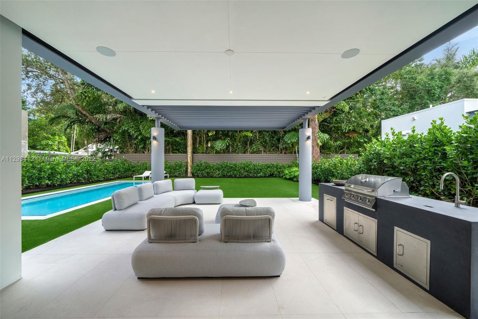 DOUGLAS CIRCLE - Residential