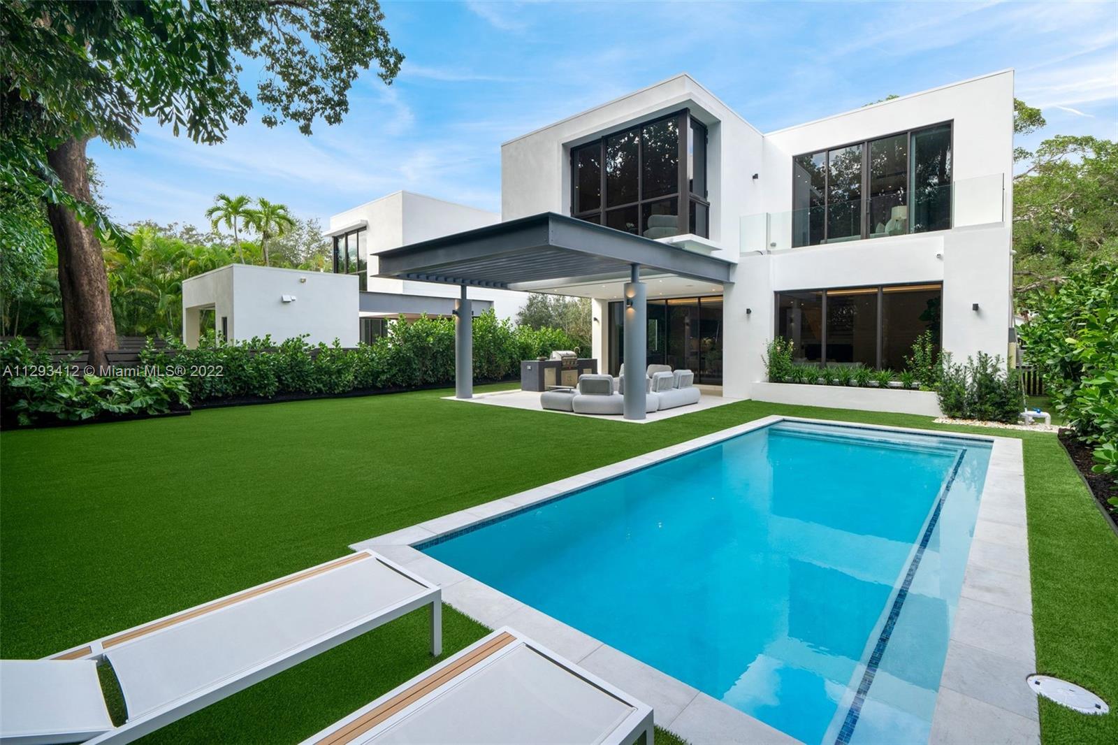 DOUGLAS CIRCLE - Residential