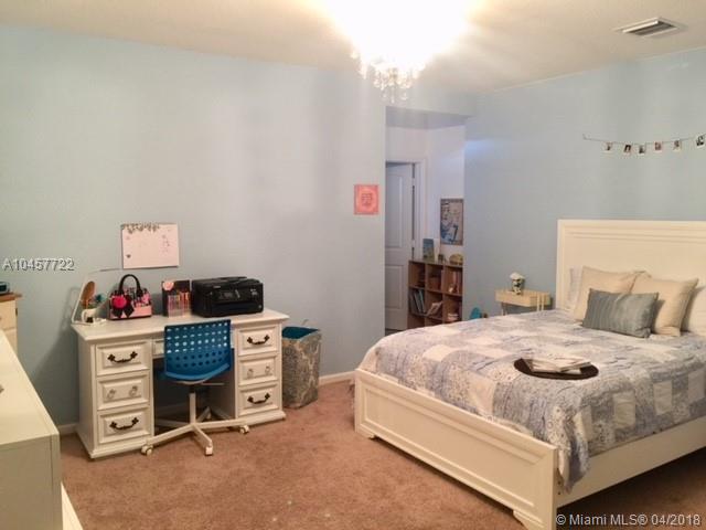 REDLAND REEF - Residential